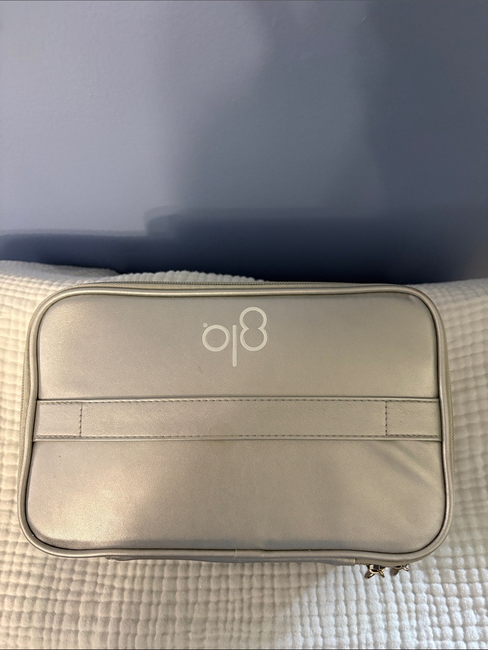 glo science teeth whitening with Silver Travel Case